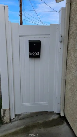 Entry gate