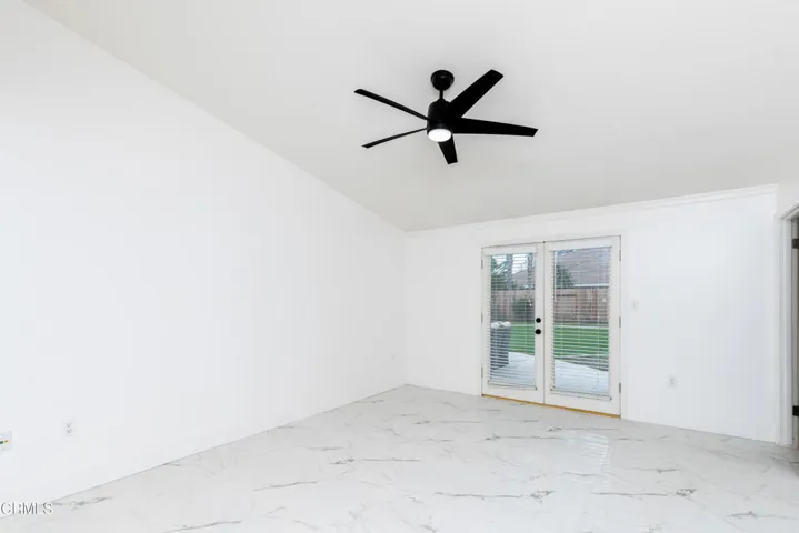 11_living_room_1