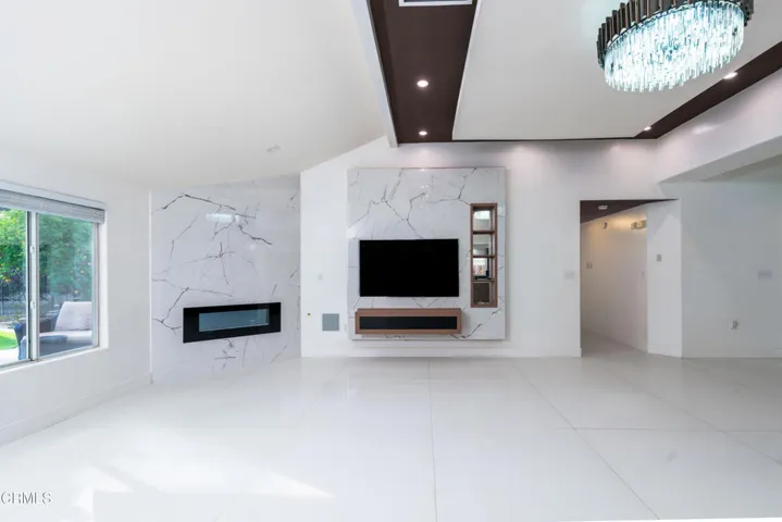 14_living_room_4