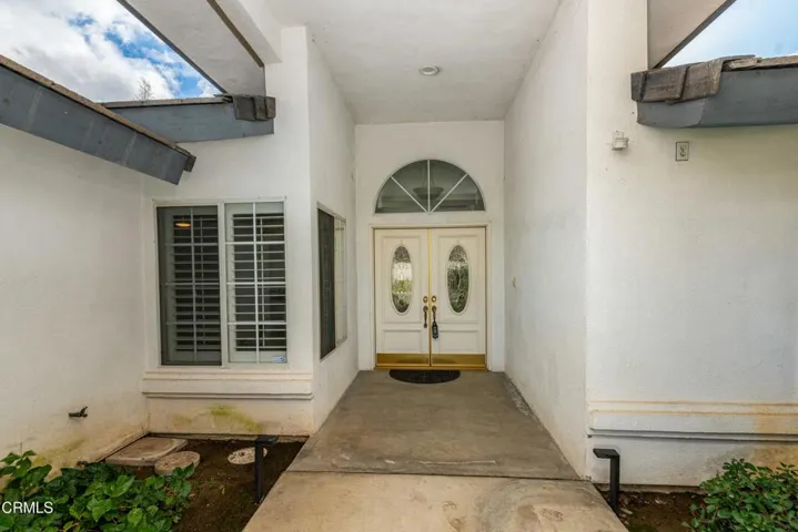 10_front_exterior_6