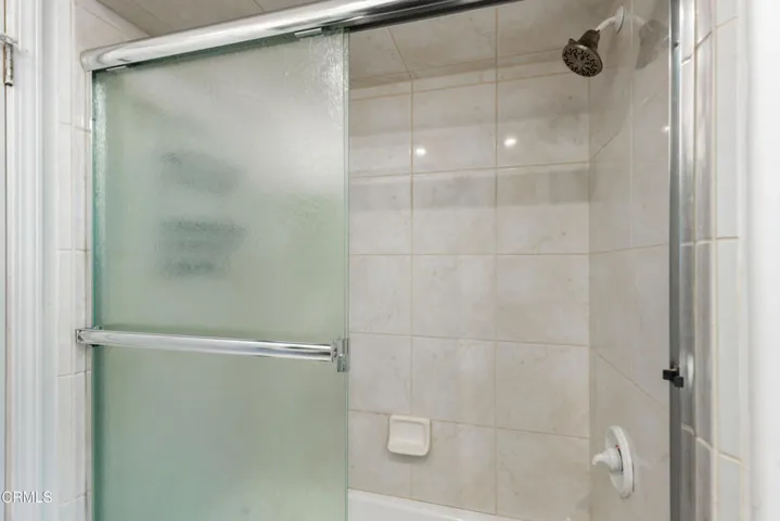 28_bathroom_2