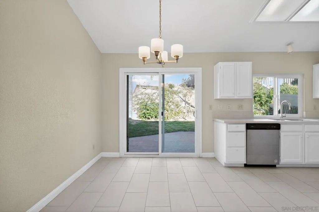 31850 Via Barraza, Temecula, California 92592 home-pic-4