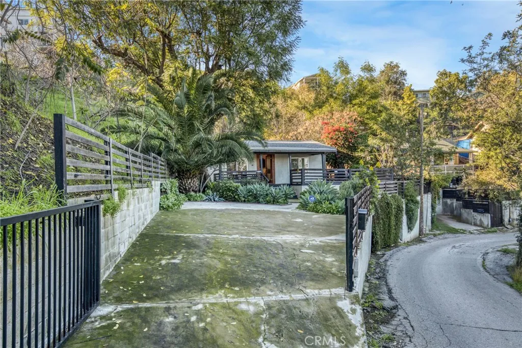 4527 E Rose Hill, Los Angeles, California 90032 home-pic-2
