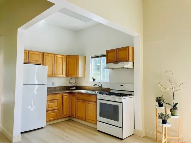 Lower Unit Kitchen Staged