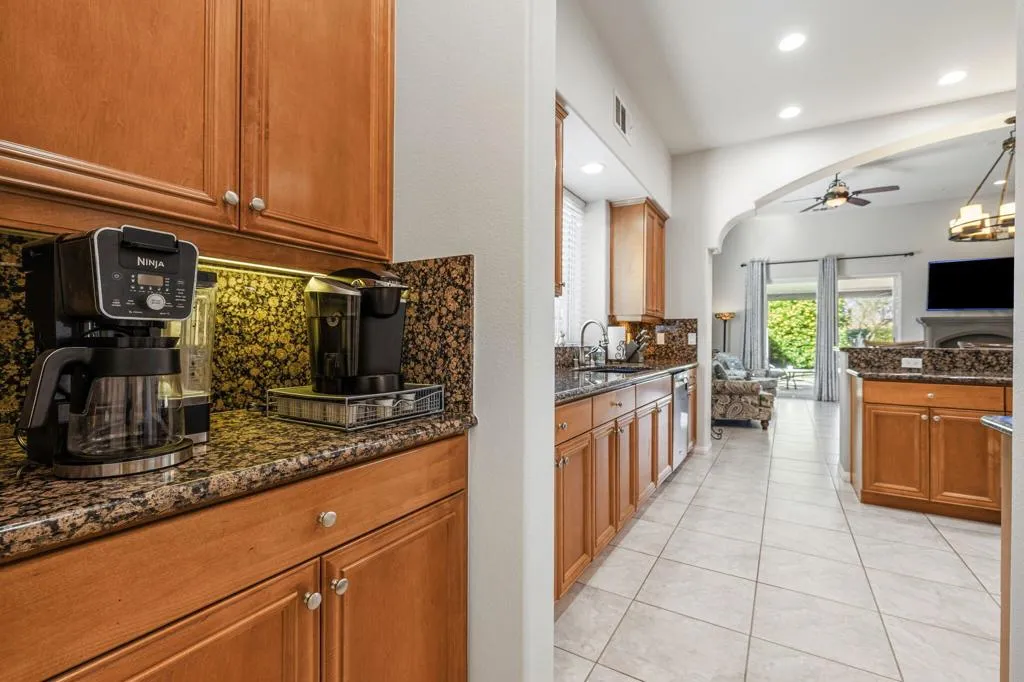 39559 Olite Court, Indio, California 92203 home-pic-12
