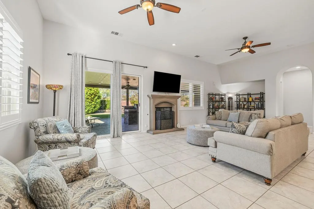 39559 Olite Court, Indio, California 92203 home-pic-5