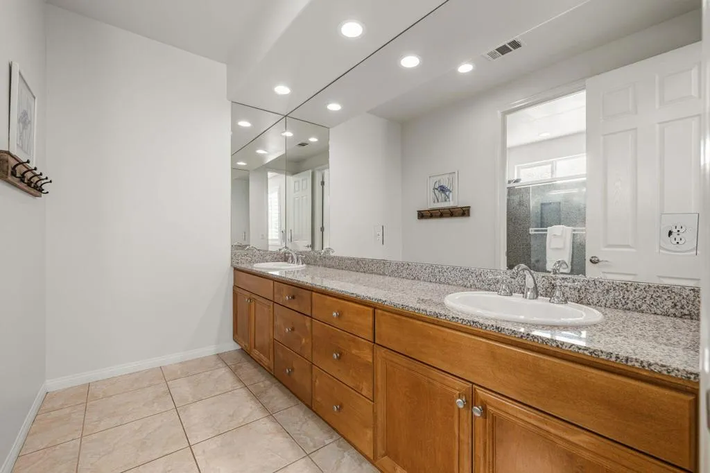39559 Olite Court, Indio, California 92203 home-pic-33