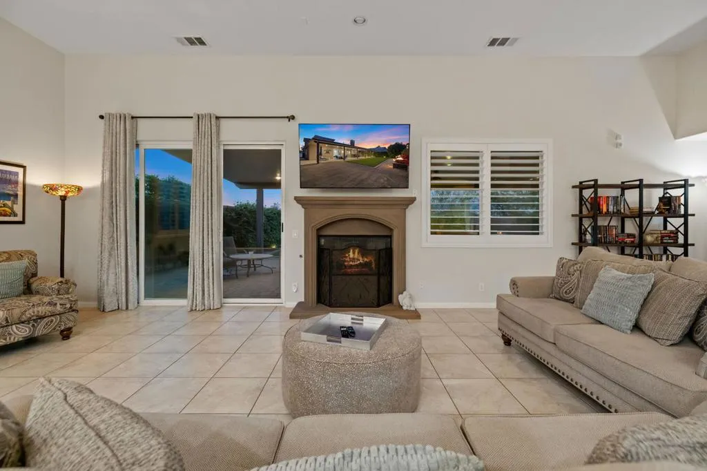 39559 Olite Court, Indio, California 92203 home-pic-6