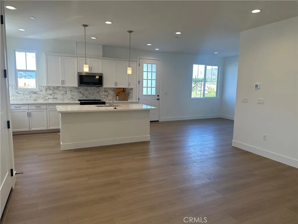 216 Foxtrot Court, San Luis Obispo, California 93401 home-pic-6