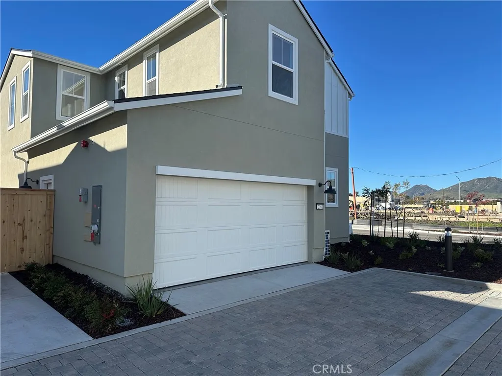 216 Foxtrot Court, San Luis Obispo, California 93401 home-pic-5