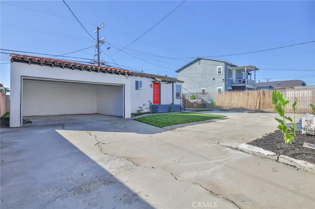 1618 -1620 W 80th, Los Angeles, California 90047 home-pic-37