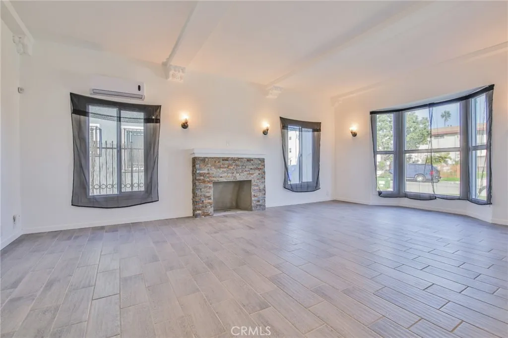 1618 -1620 W 80th, Los Angeles, California 90047 home-pic-13