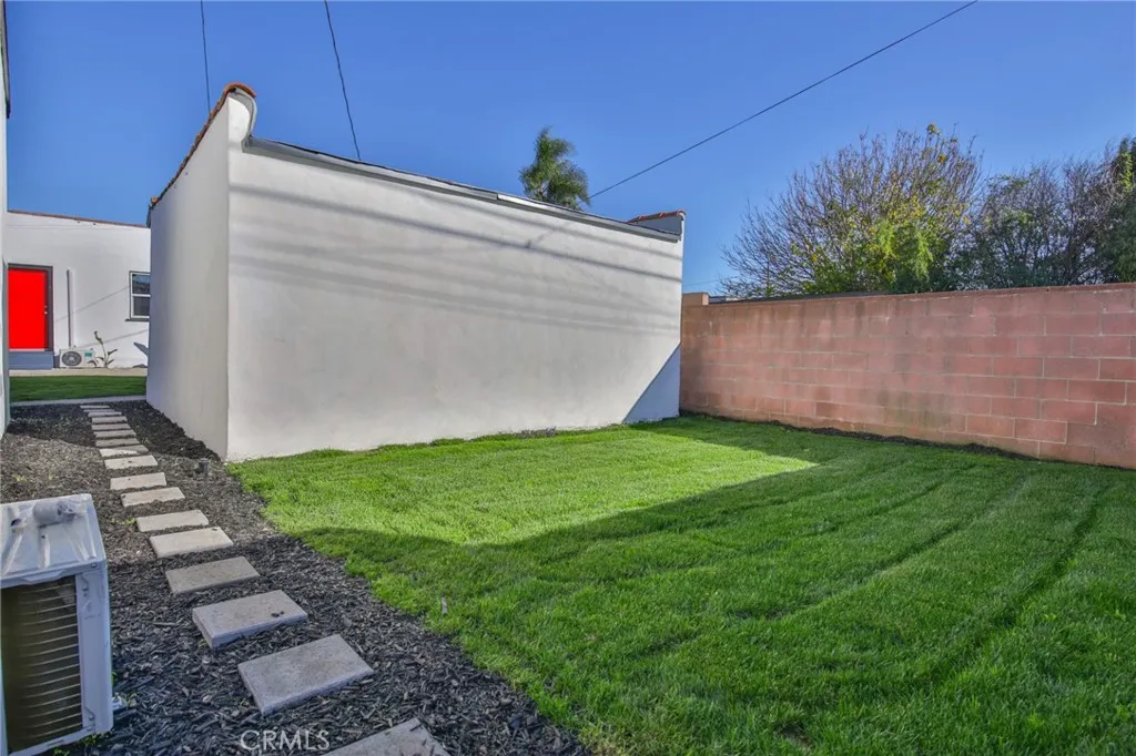 1618 -1620 W 80th, Los Angeles, California 90047 home-pic-39