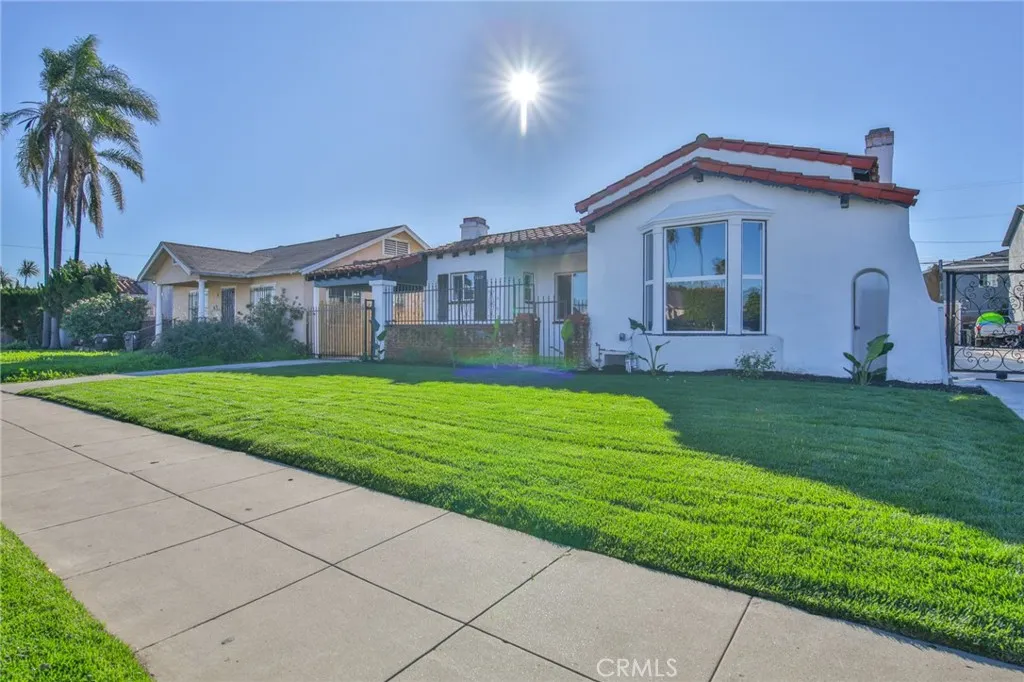 1618 -1620 W 80th, Los Angeles, California 90047 home-pic-4