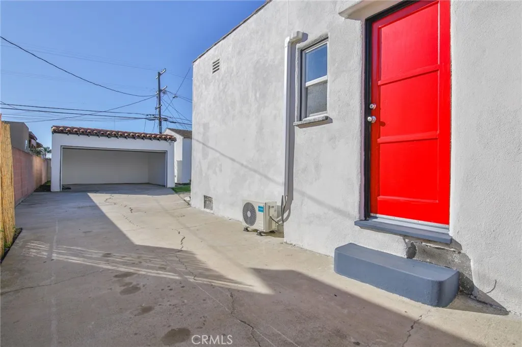1618 -1620 W 80th, Los Angeles, California 90047 home-pic-34