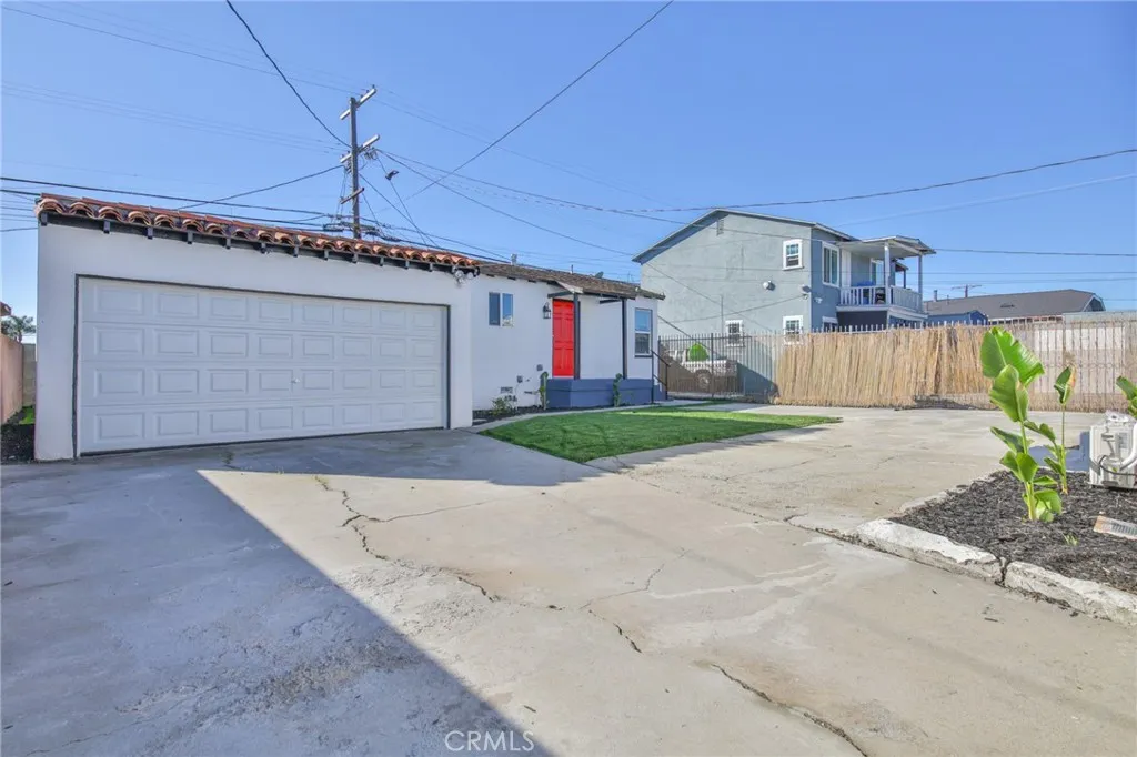 1618 -1620 W 80th, Los Angeles, California 90047 home-pic-36