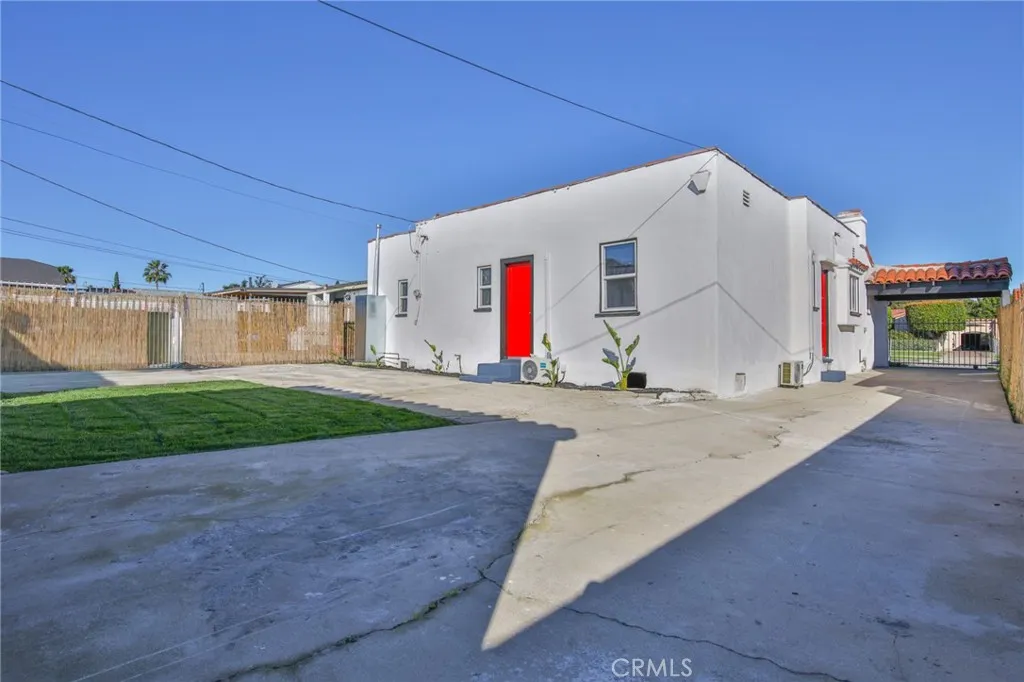 1618 -1620 W 80th, Los Angeles, California 90047 home-pic-35
