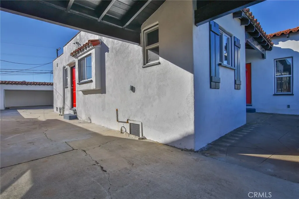 1618 -1620 W 80th, Los Angeles, California 90047 home-pic-11