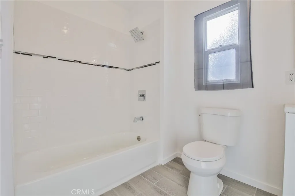1618 -1620 W 80th, Los Angeles, California 90047 home-pic-30