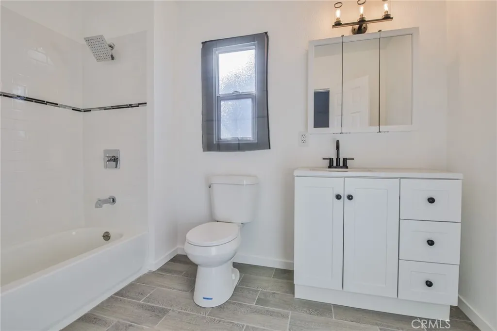 1618 -1620 W 80th, Los Angeles, California 90047 home-pic-29