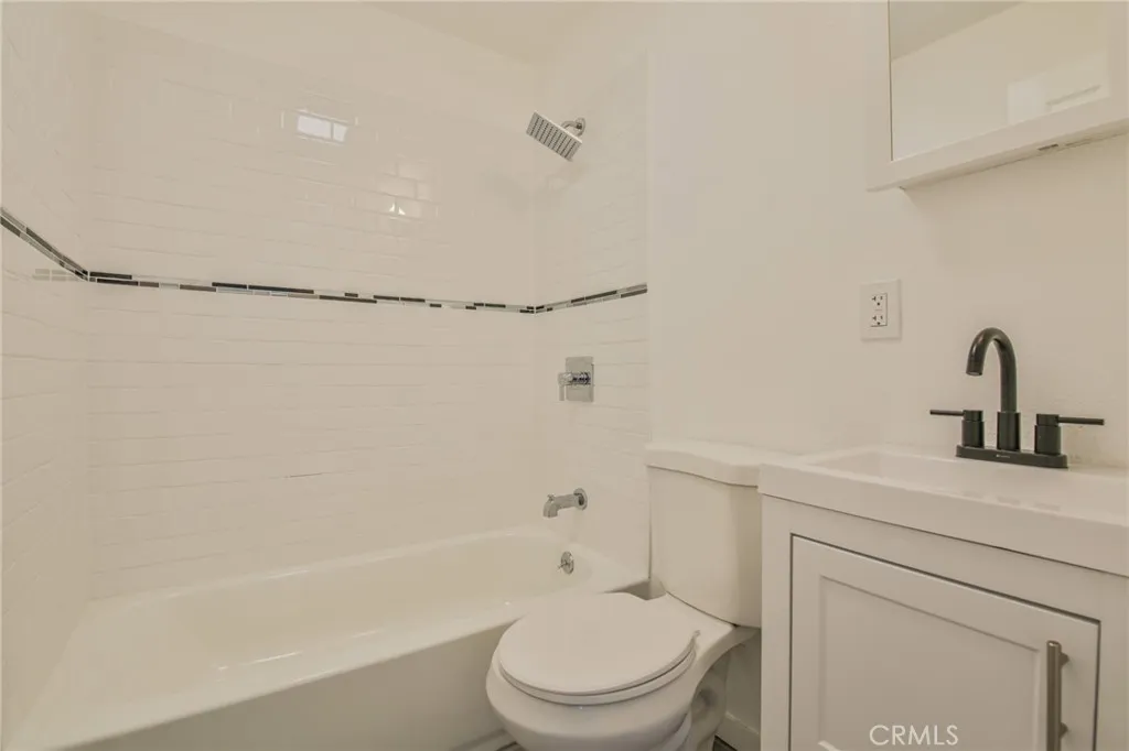 1618 -1620 W 80th, Los Angeles, California 90047 home-pic-47