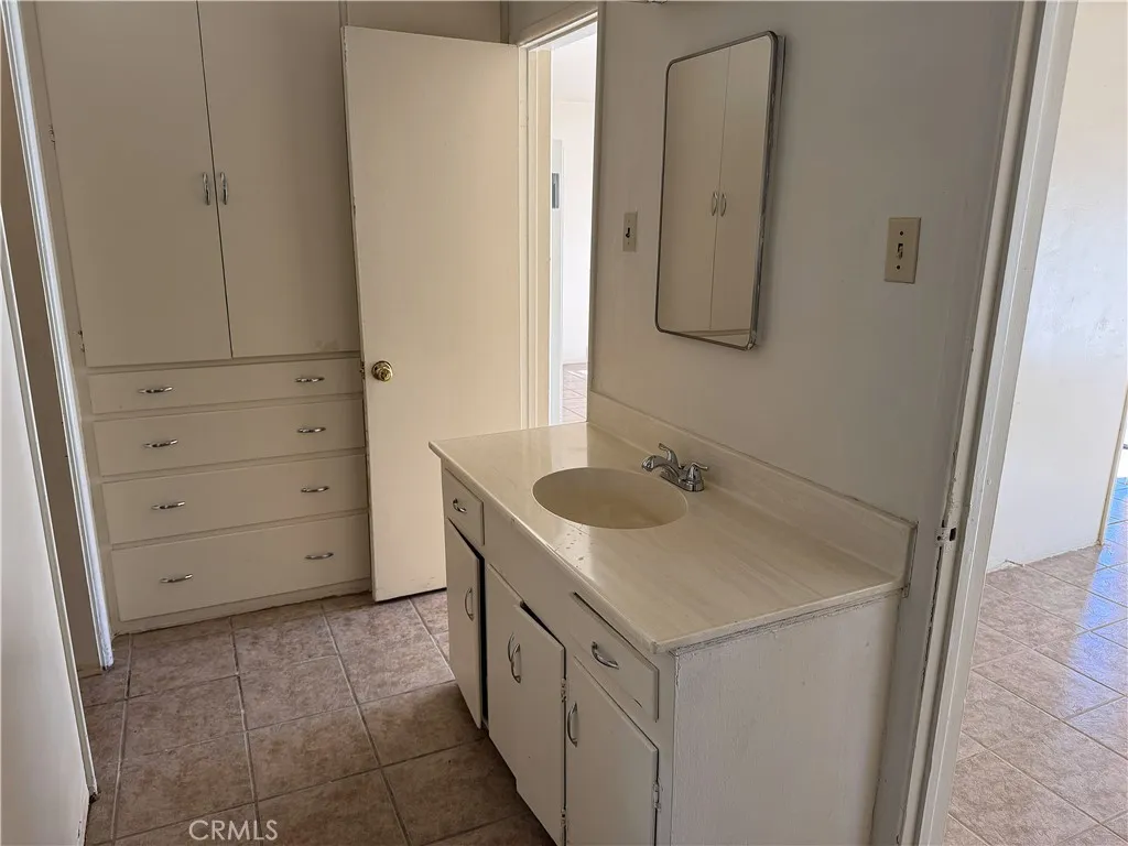 521 E Williams, Barstow, California 92311 home-pic-21