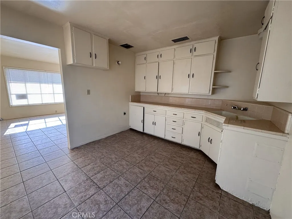 521 E Williams, Barstow, California 92311 home-pic-19