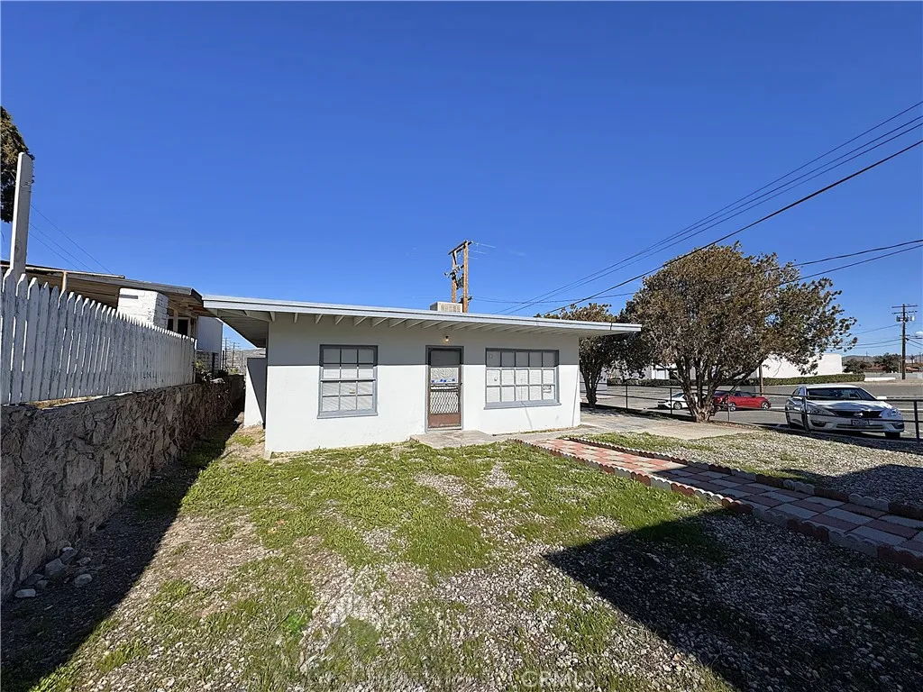 521 E Williams, Barstow, California 92311 home-pic-11