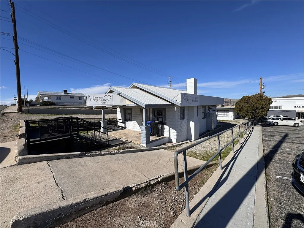 521 E Williams, Barstow, California 92311 home-pic-2