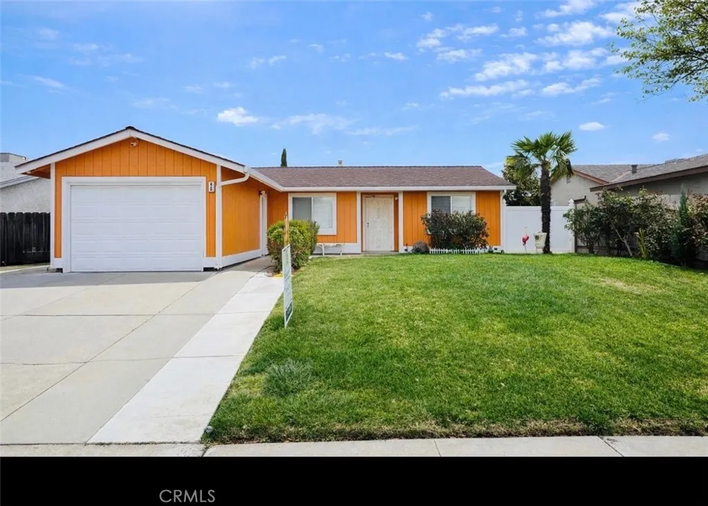 49 W Swallow, Merced, California 95341 home-pic-1
