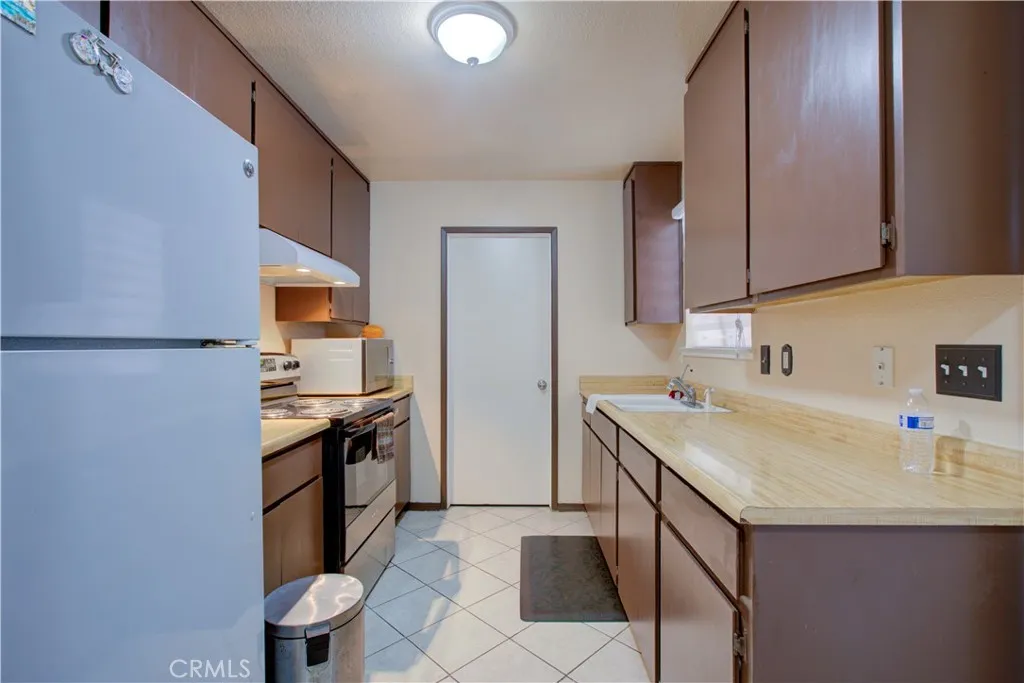 49 W Swallow, Merced, California 95341 home-pic-20
