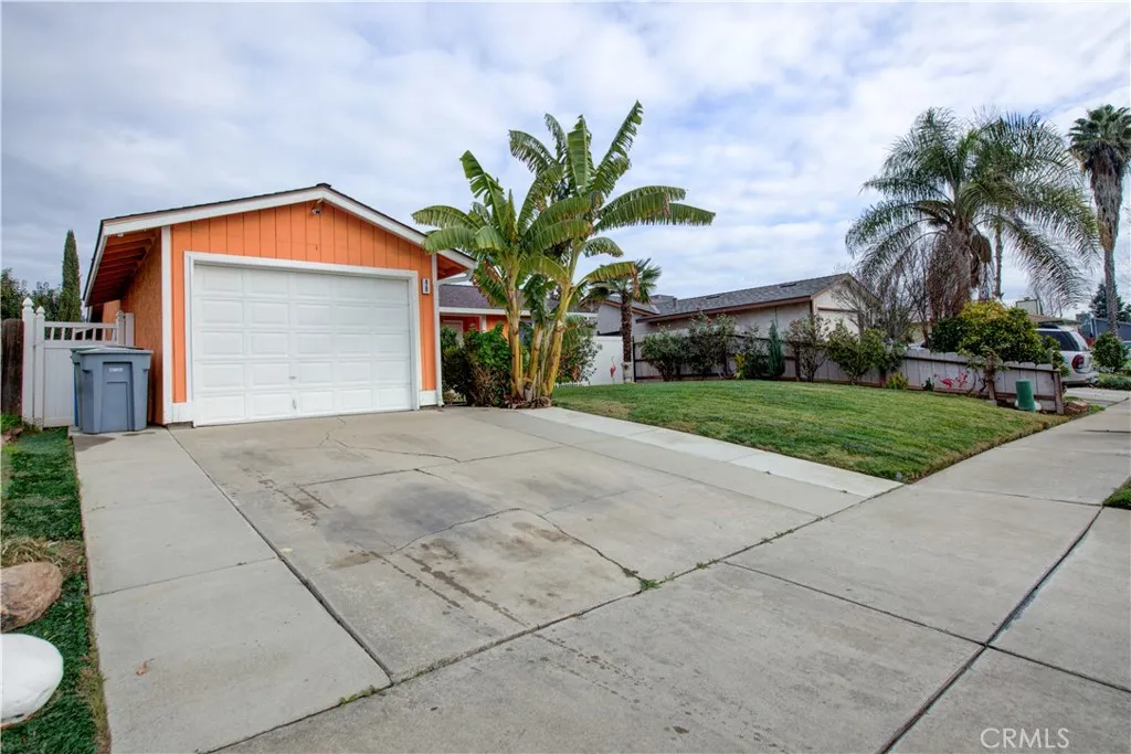 49 W Swallow, Merced, California 95341 home-pic-4