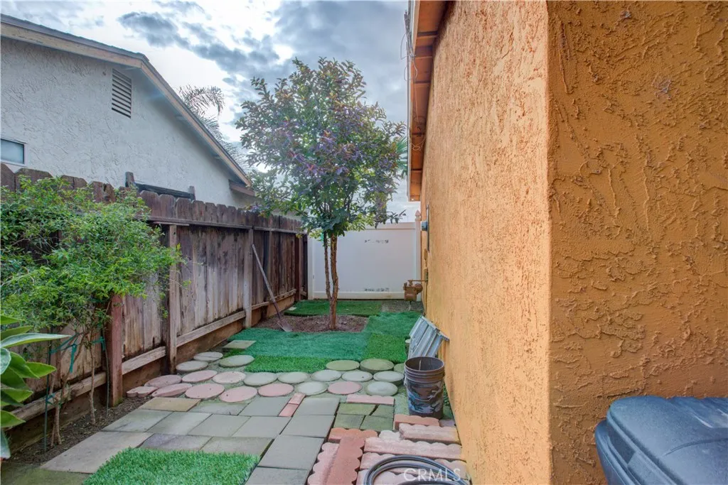 49 W Swallow, Merced, California 95341 home-pic-24