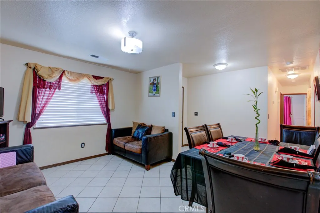 49 W Swallow, Merced, California 95341 home-pic-8