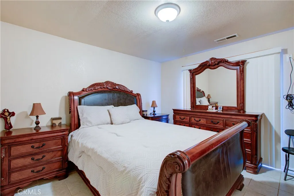 49 W Swallow, Merced, California 95341 home-pic-9