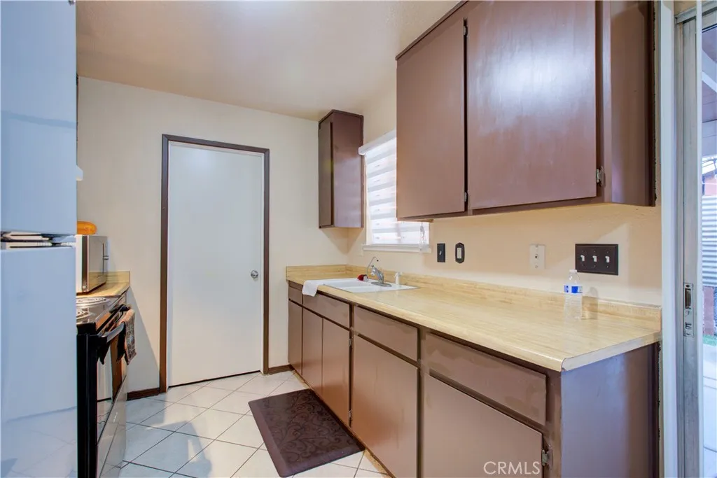 49 W Swallow, Merced, California 95341 home-pic-22