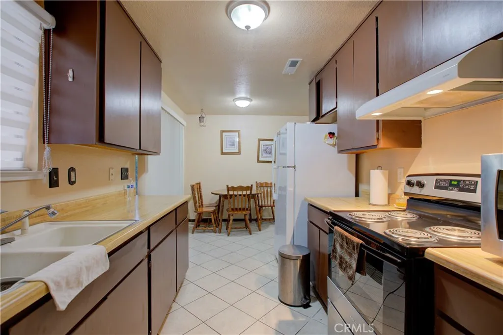 49 W Swallow, Merced, California 95341 home-pic-21