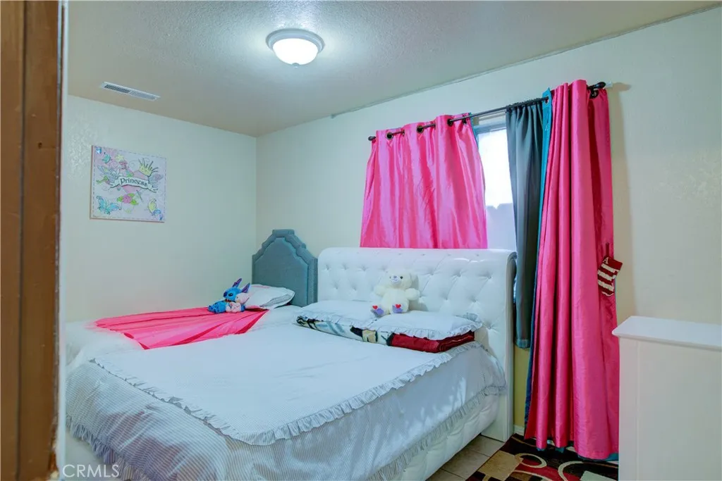 49 W Swallow, Merced, California 95341 home-pic-13