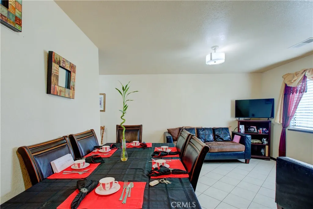 49 W Swallow, Merced, California 95341 home-pic-16