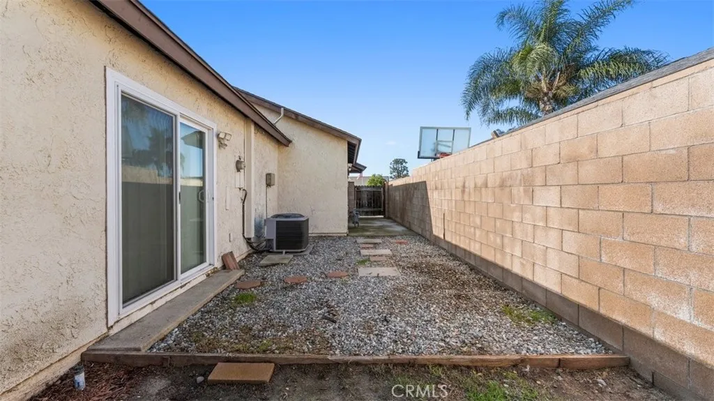 12737 Carob Court, Chino, California 91710 home-pic-34