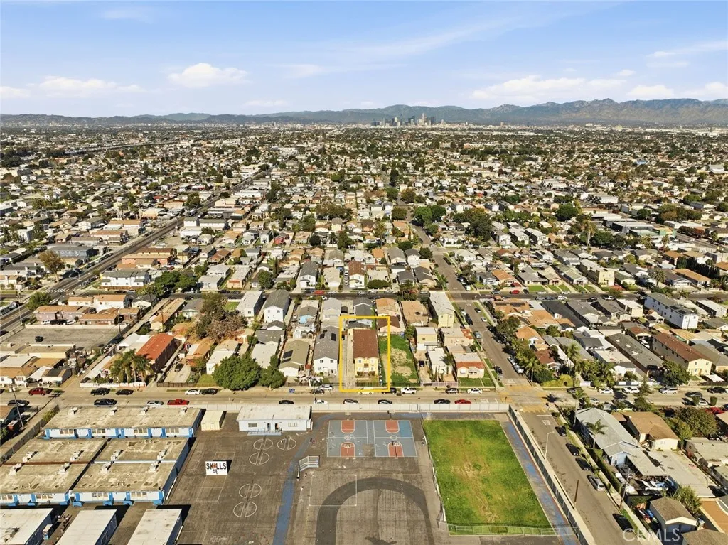 147 - 149 E 105th Street, Los Angeles, California 90003 home-pic-7