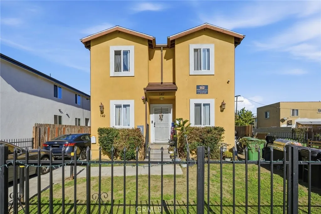 147 - 149 E 105th Street, Los Angeles, California 90003 home-pic-2