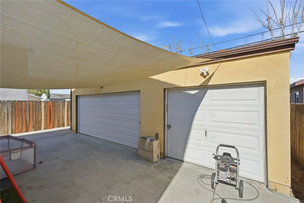 147 - 149 E 105th Street, Los Angeles, California 90003 home-pic-4