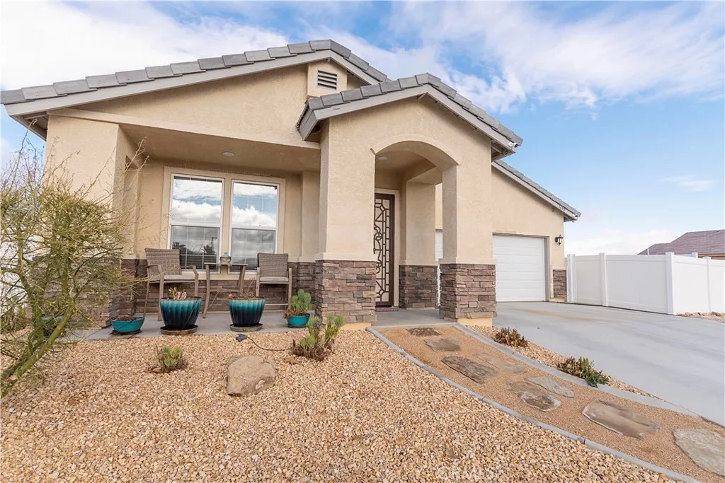 5659 W Avenue J15, Lancaster, California 93536 home-pic-2