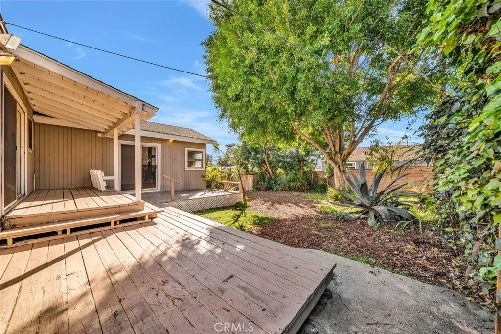 8843 De Haviland, Los Angeles, California 90045 home-pic-37