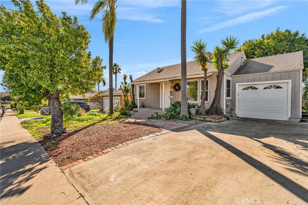 8843 De Haviland, Los Angeles, California 90045 home-pic-3