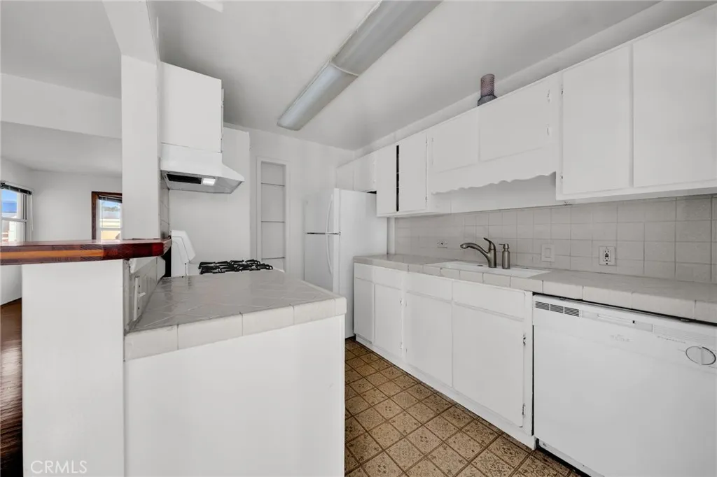 8843 De Haviland, Los Angeles, California 90045 home-pic-11