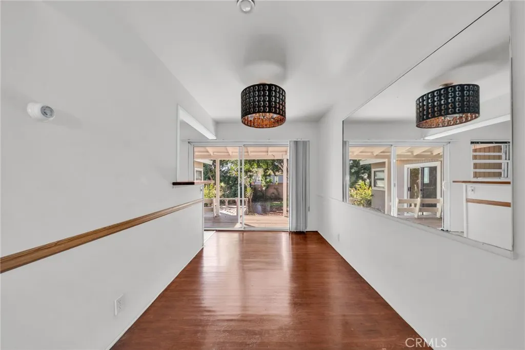 8843 De Haviland, Los Angeles, California 90045 home-pic-9