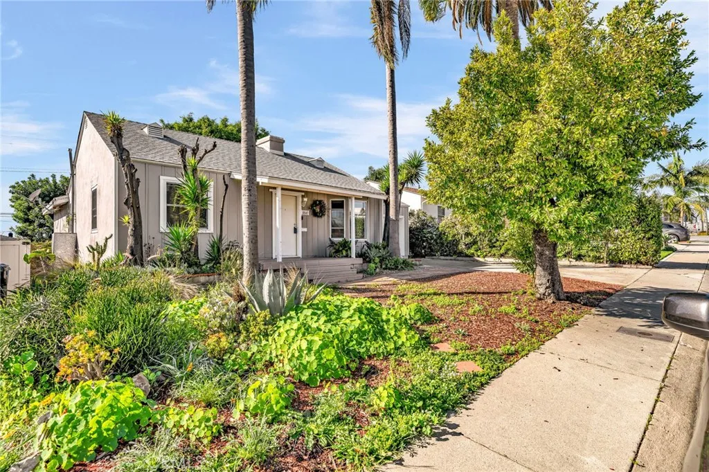 8843 De Haviland, Los Angeles, California 90045 home-pic-2