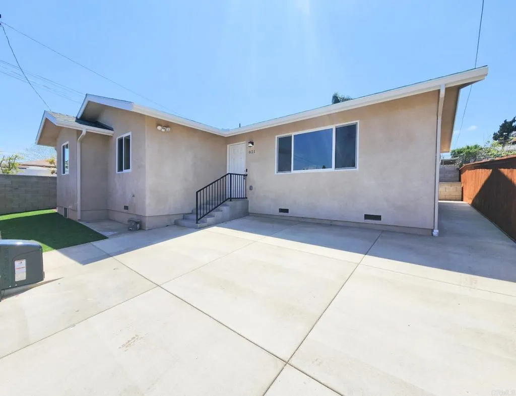 819 821 Raven Street, San Diego, California 92102 home-pic-18